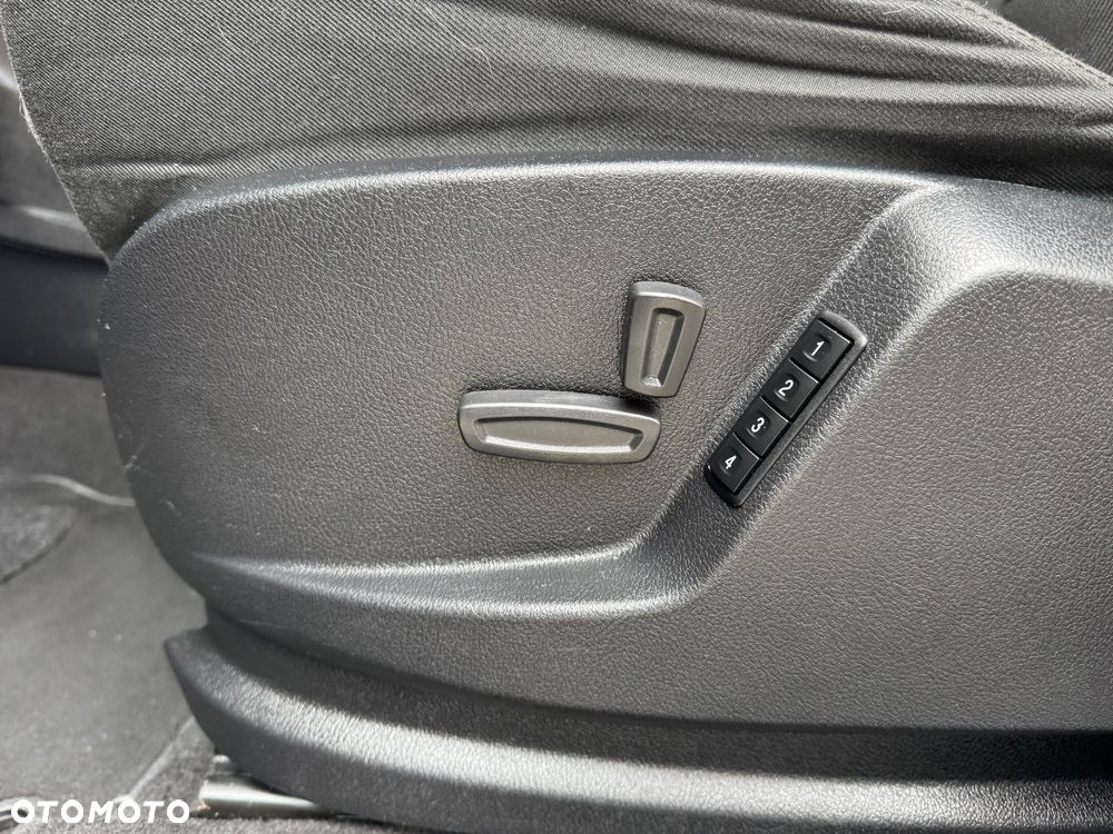 Ford S-Max 2.0 TDCi DPF Titanium - 25