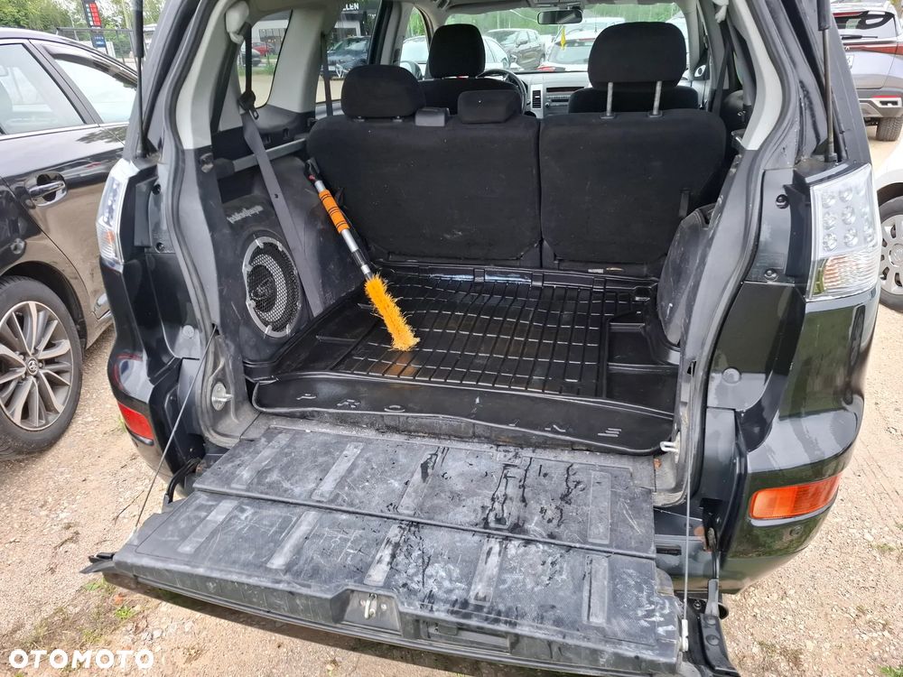 Mitsubishi Outlander 2.0 DID Intense + - 5