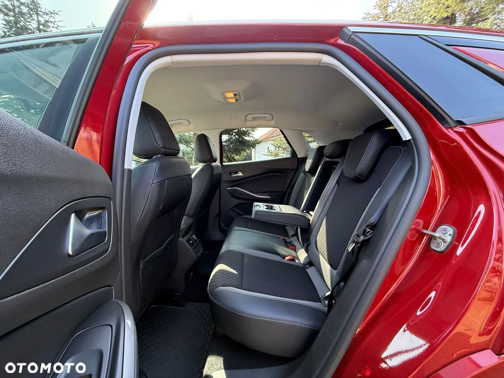 Opel Grandland X 1.2 T GPF Design&Tech S&S - 25