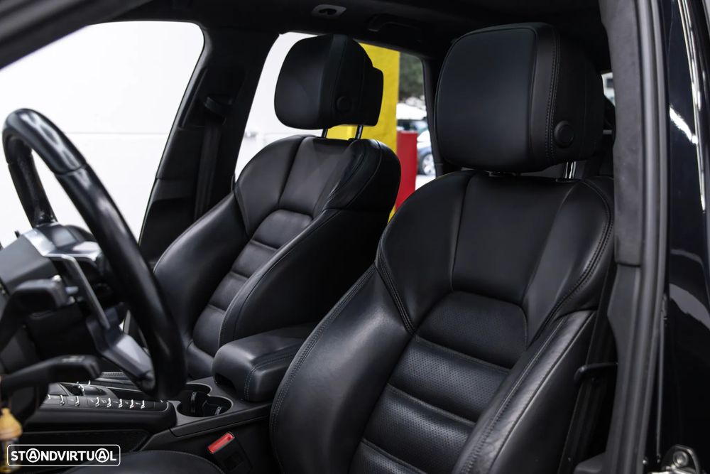 Porsche Macan Turbo PDK - 30