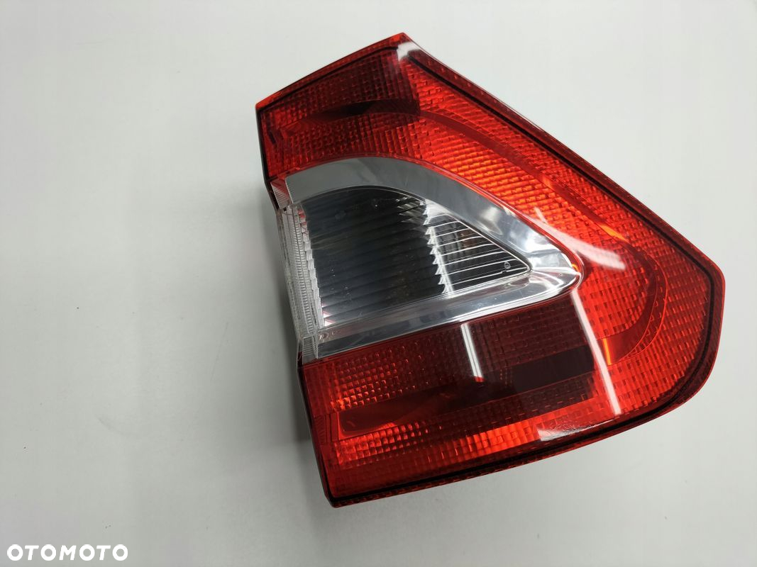 LAMPA TYLNA PRAWA W BŁOTNIK FORD GALAXY MK3 - 3