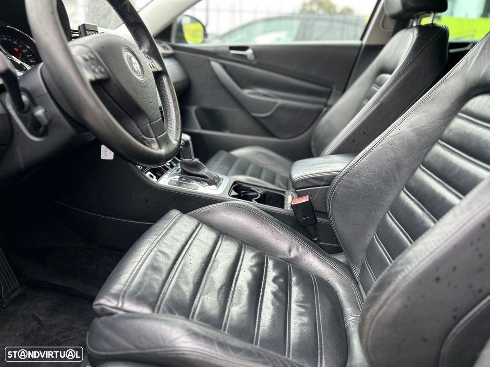 VW Passat Variant 2.0 TDi Highline DSG - 23