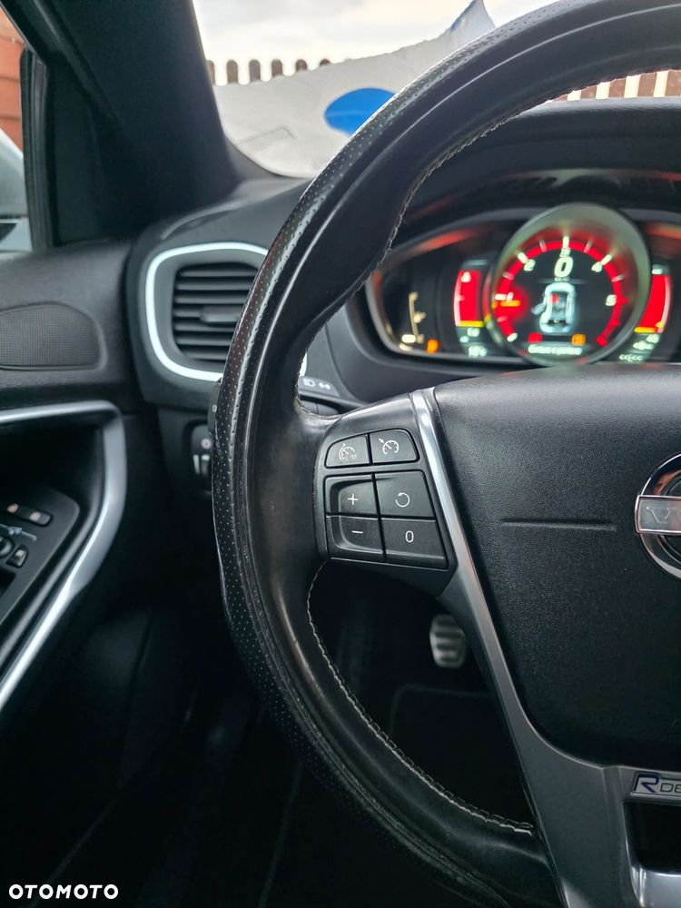 Volvo V40 D2 R Design - 29
