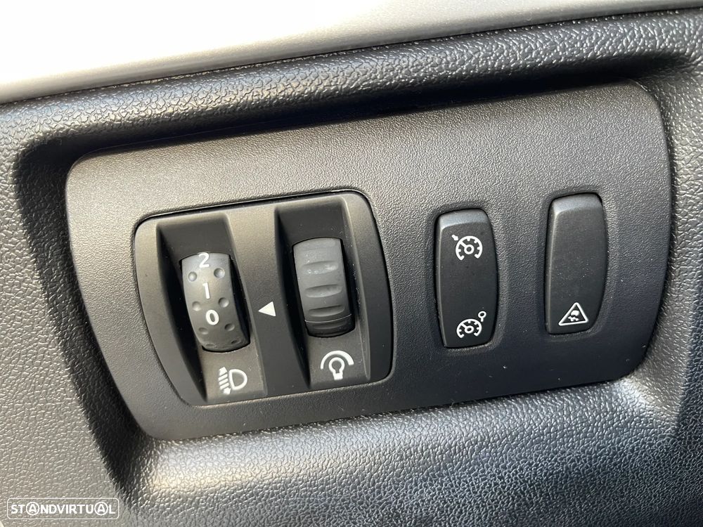 Renault Clio Break 1.5 dCi Dynamique S - 12