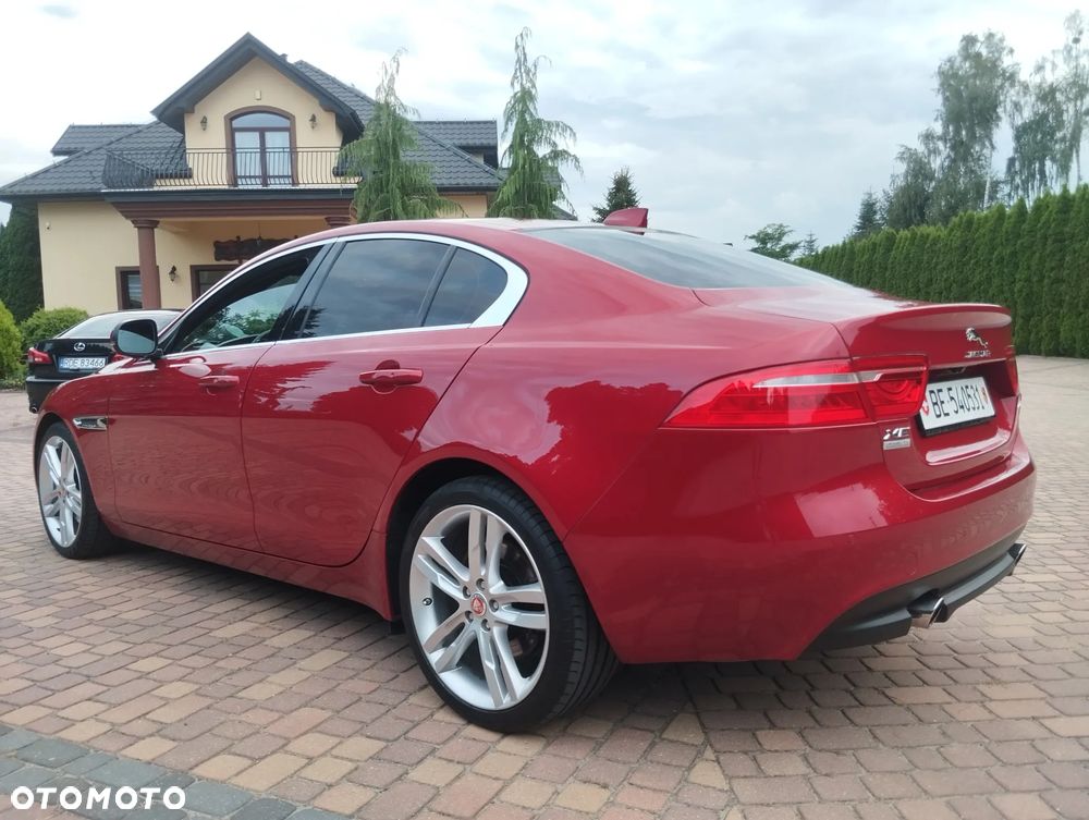 Jaguar XE 20t R-Sport - 7