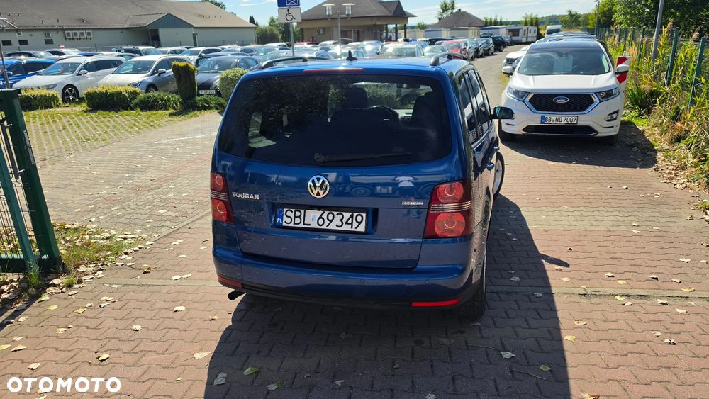 Volkswagen Touran 2.0 FSI Highline - 20