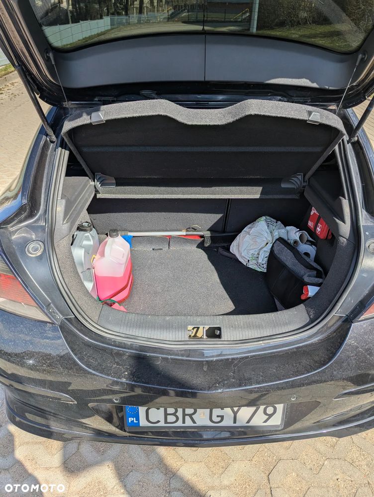 Opel Astra 1.6 Turbo Cosmo - 25