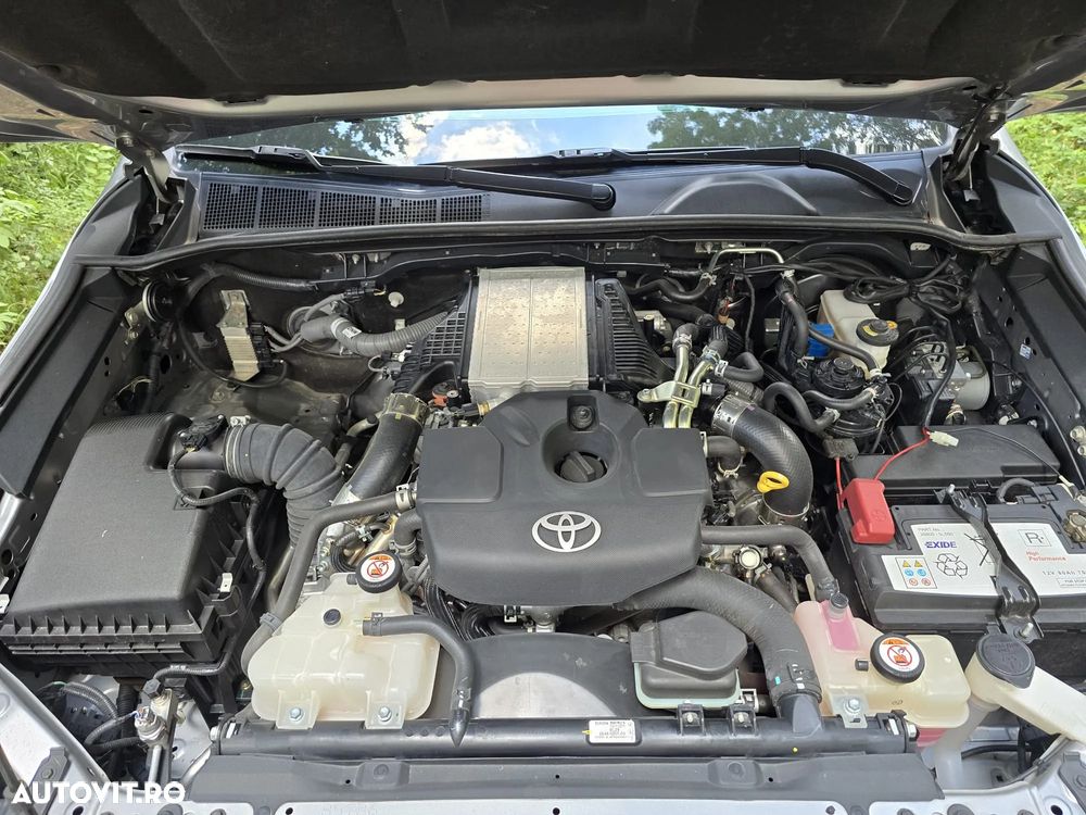 Toyota Hilux 2.8D 204CP 4x4 Double Cab AT GR Sport - 11