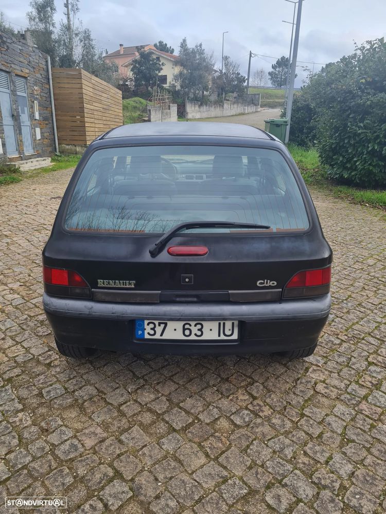 Renault Clio 1.2 Oasis - 4