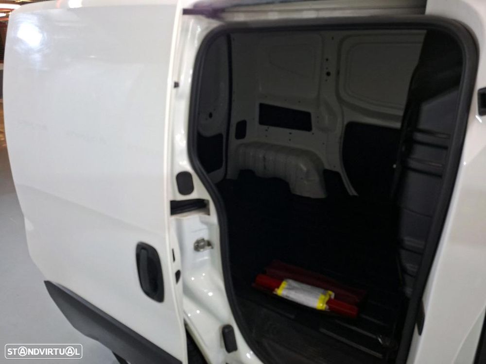 Fiat Fiorino 1.3 M-jet Adventure - 9
