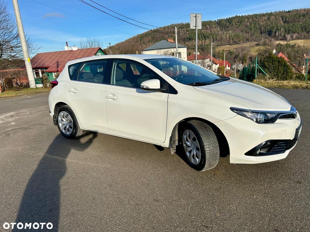 Toyota Auris 1.6 Premium - 5