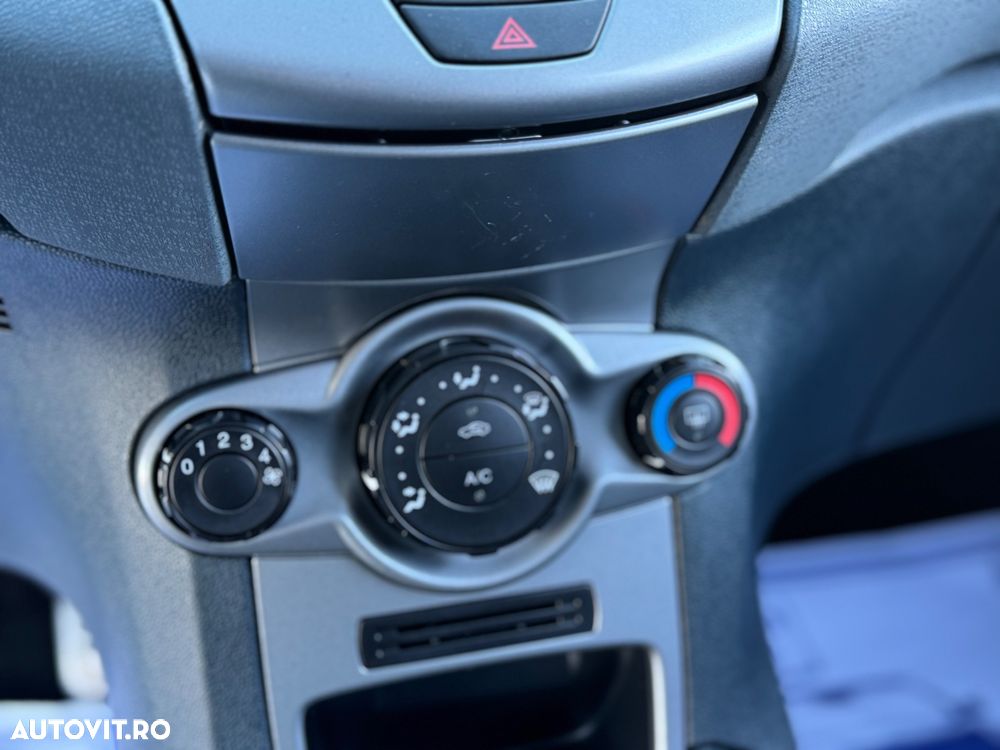 Ford Fiesta 1.25 Ghia - 9