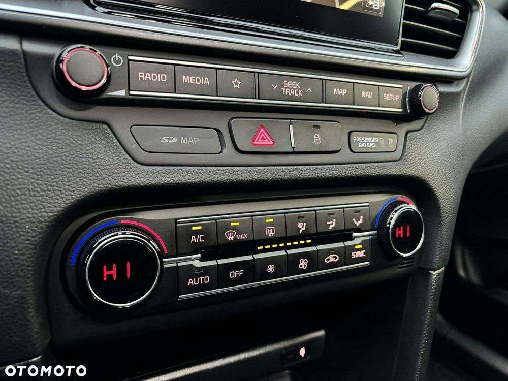Kia Ceed - 12