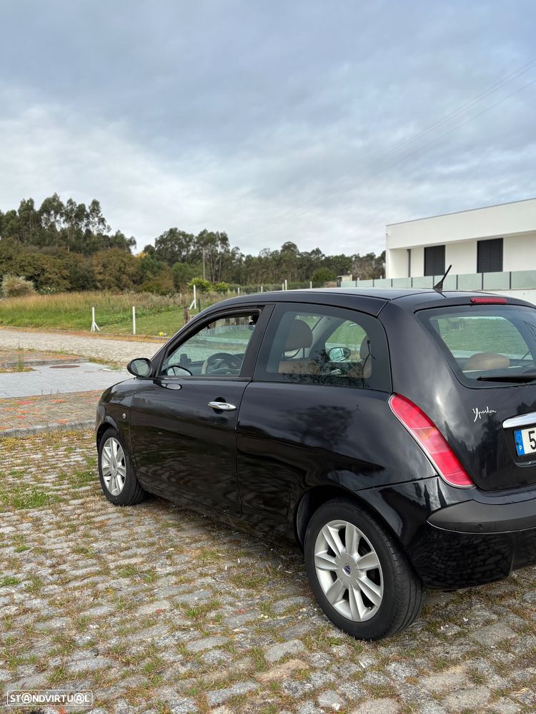 Lancia Ypsilon - 5