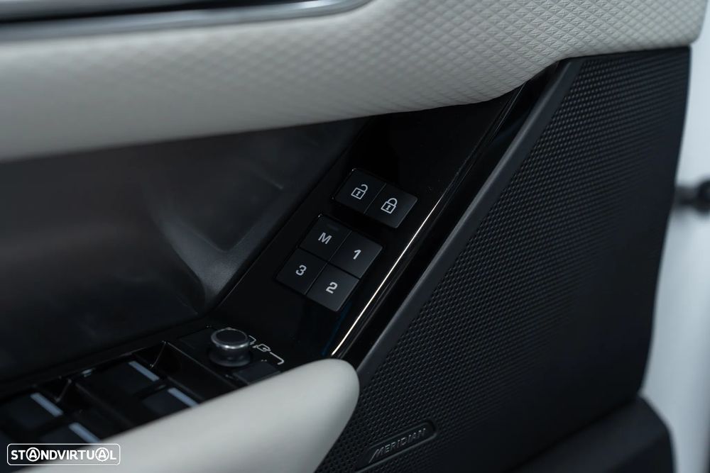 Land Rover Range Rover Velar P400e R-Dynamic S - 23