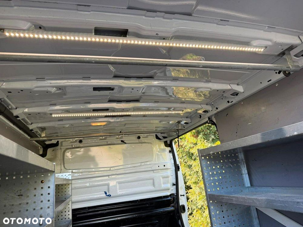 Opel Vivaro - 11