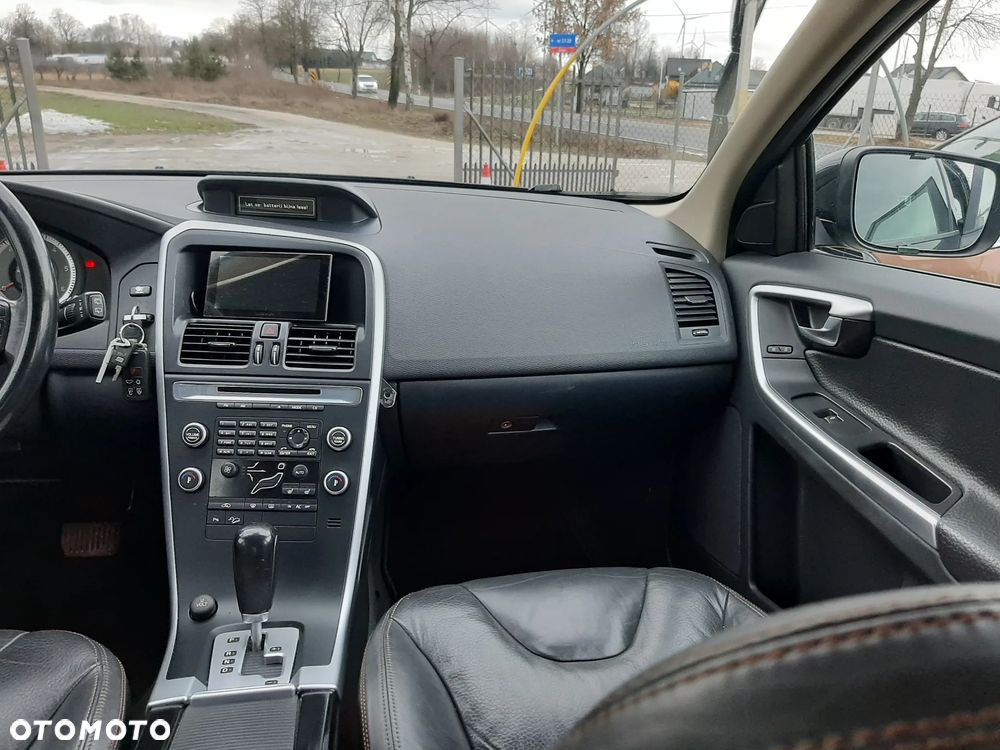 Volvo XC 60 D5 AWD Momentum - 27