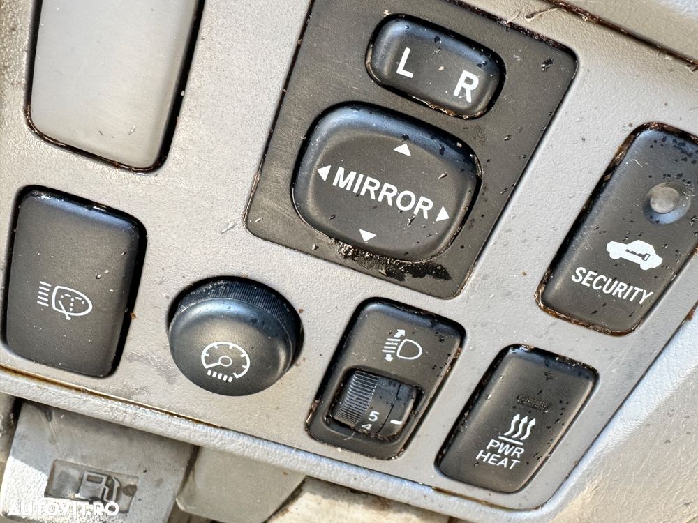 Toyota Hilux - 11