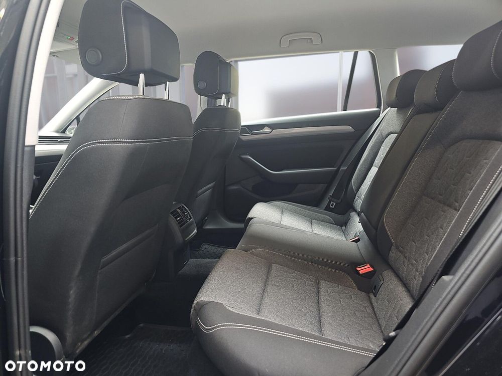 Volkswagen Passat Variant 1.5 TSI EVO Business DSG - 10