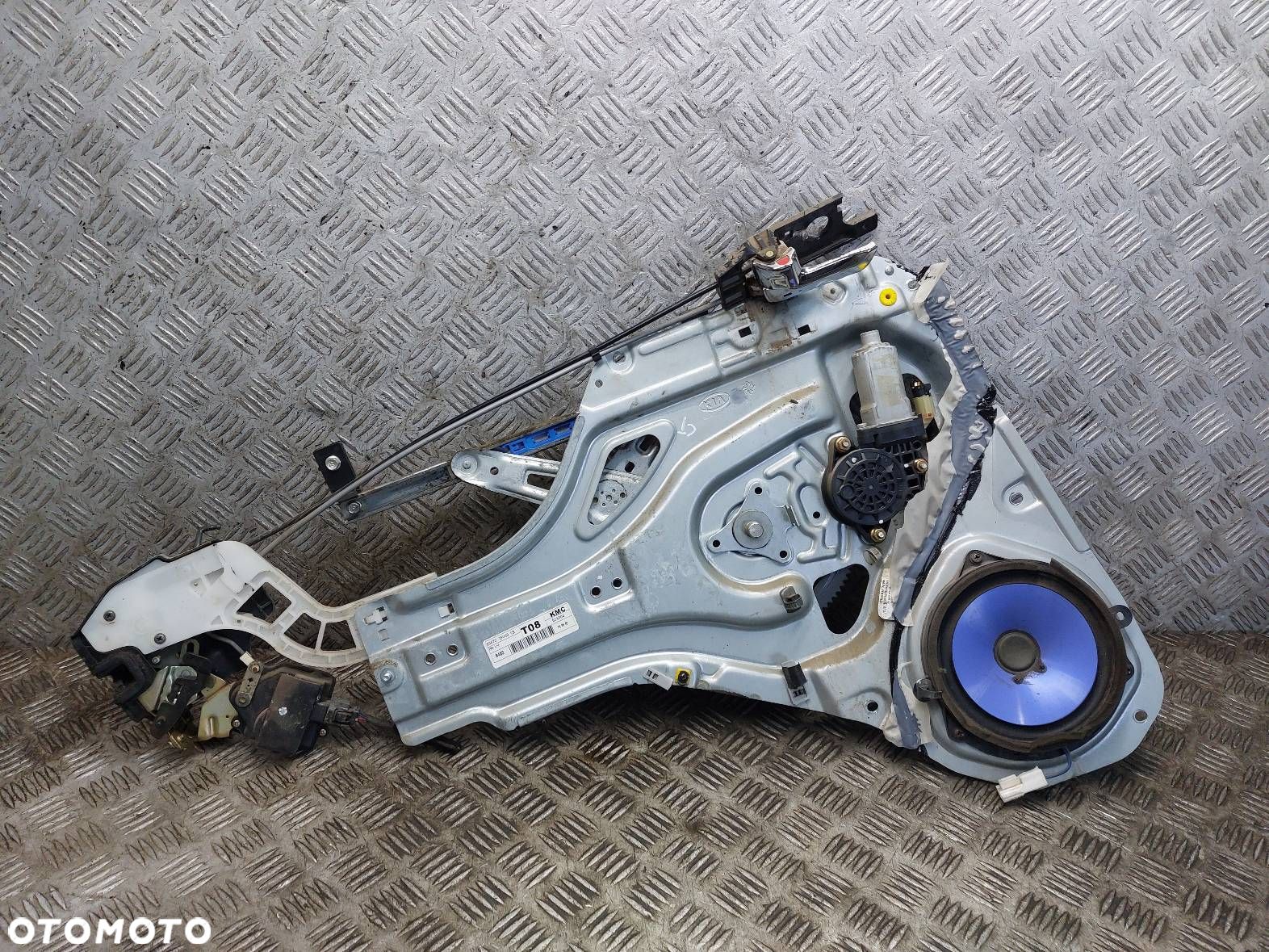 MECHANIZM PODNOŚNIK SZYBY LEWY TYŁ ELEKTRYCZNY + ZAMEK KIA SPORTAGE II - 1