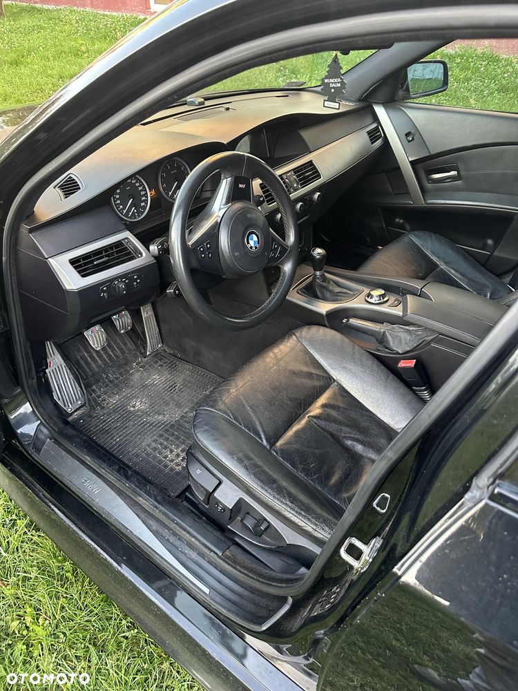 BMW E60 2004 photo 5