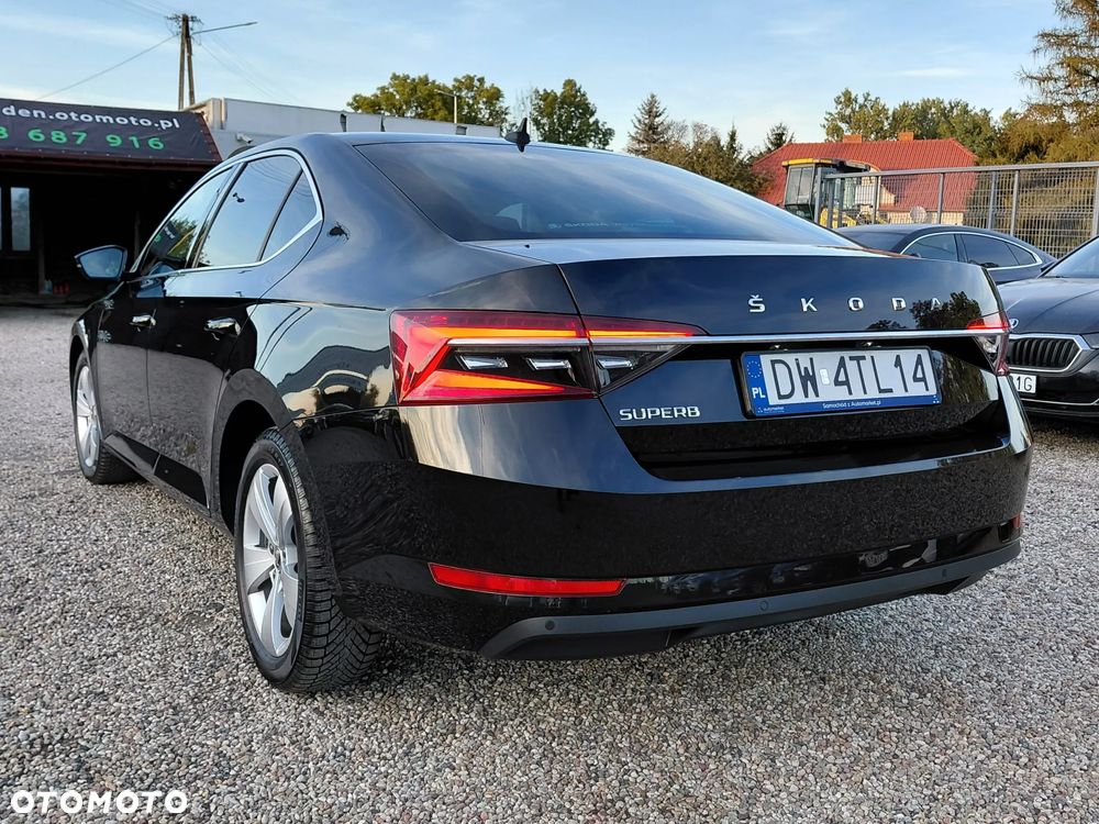 Skoda Superb 2.0 TDI SCR Style DSG - 4