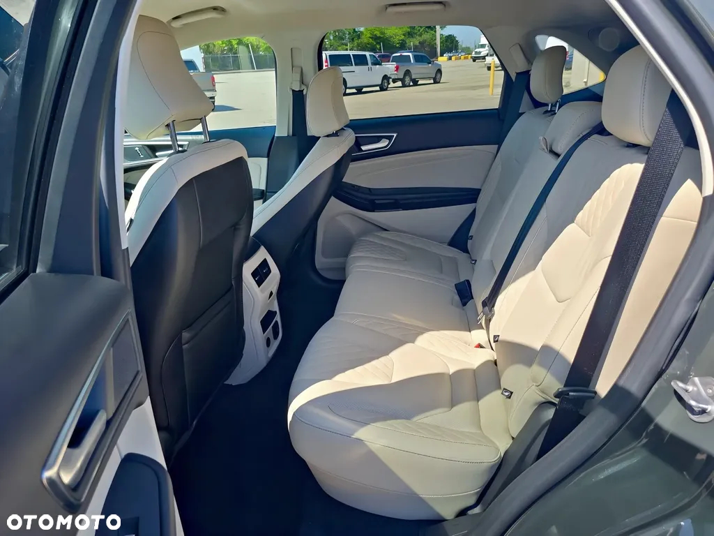 Ford Edge - 11