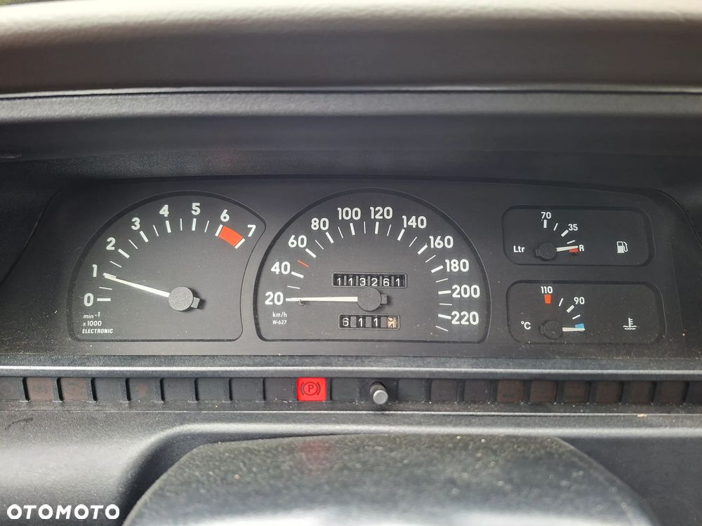 Opel Omega 2.4i GL - 38