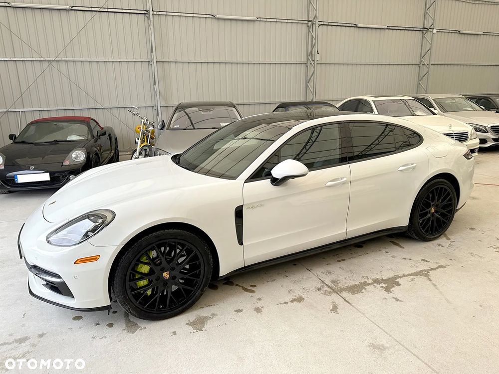 Porsche Panamera ver-4-e--hybrid-sport-turismo - 2