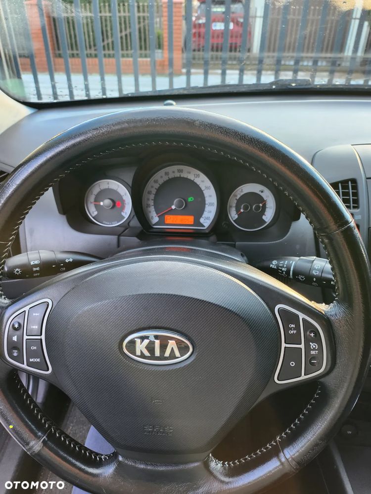 Kia Ceed - 12