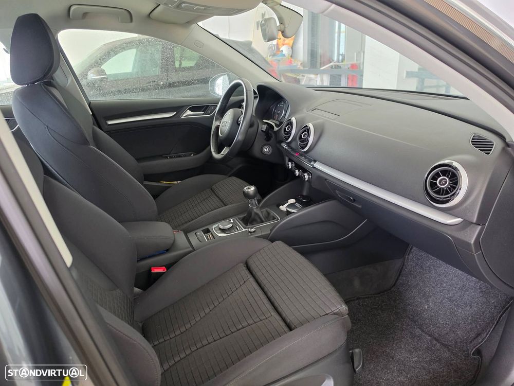 Audi A3 Sportback 1.6 TDI S-line - 9