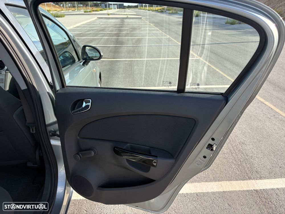 Opel Corsa 1.2 Go! FlexFuel - 30