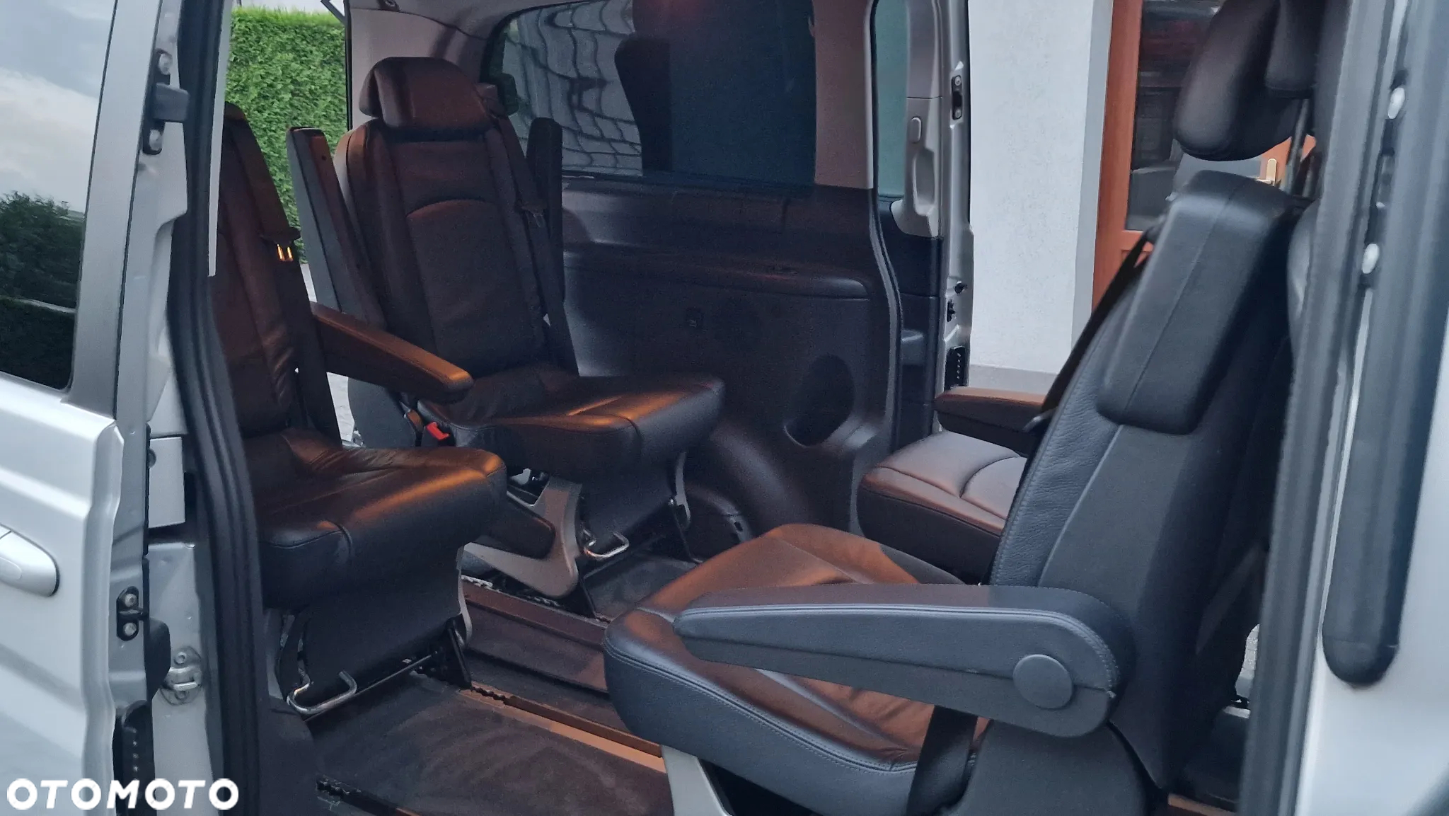 Mercedes-Benz Viano - 12