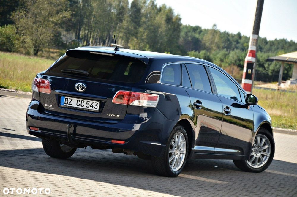 Toyota Avensis - 16