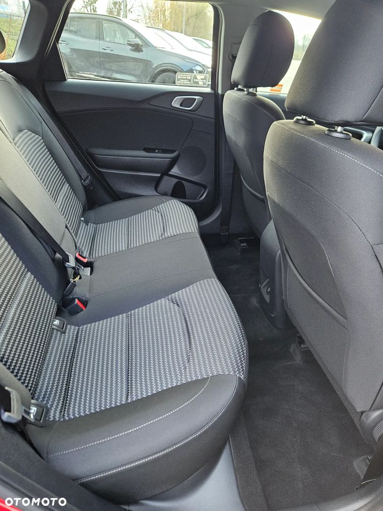Kia Ceed 1.5 T-GDI M - 9