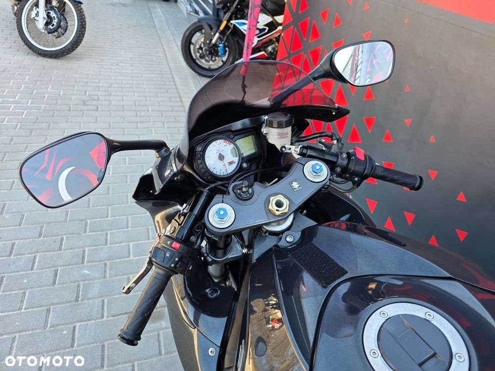 Suzuki GSX-R - 22