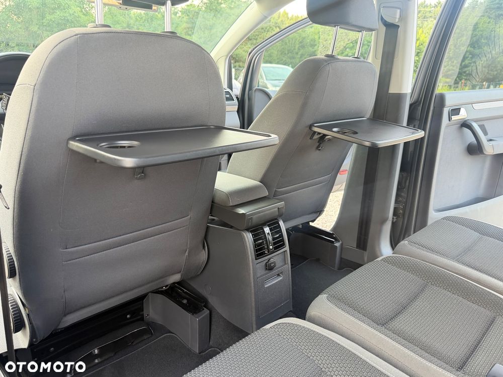 Volkswagen Touran 2.0 TDI DPF MATCH - 20