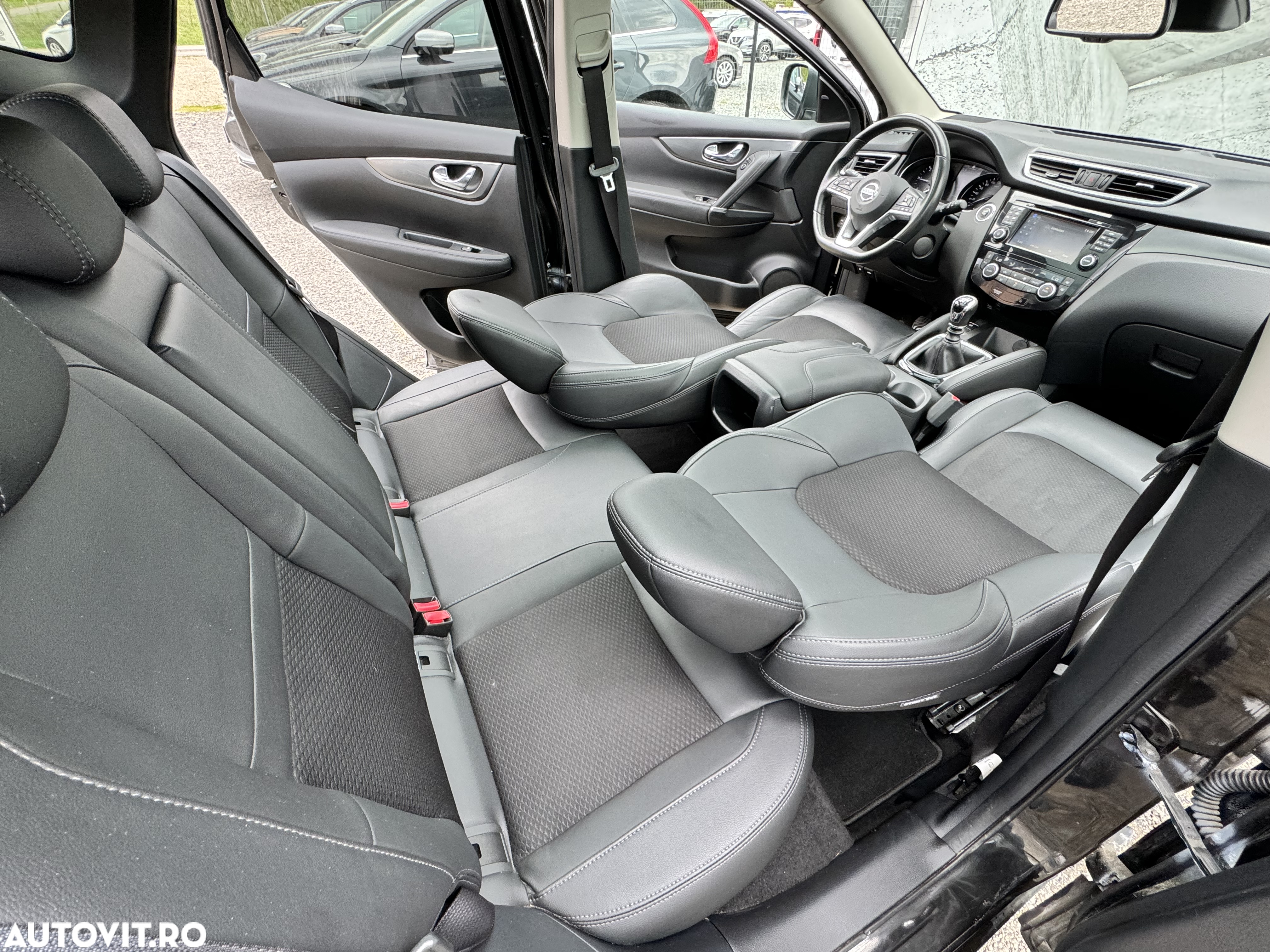 Nissan Qashqai 1.6 DCI Xtronic TEKNA+ - 34
