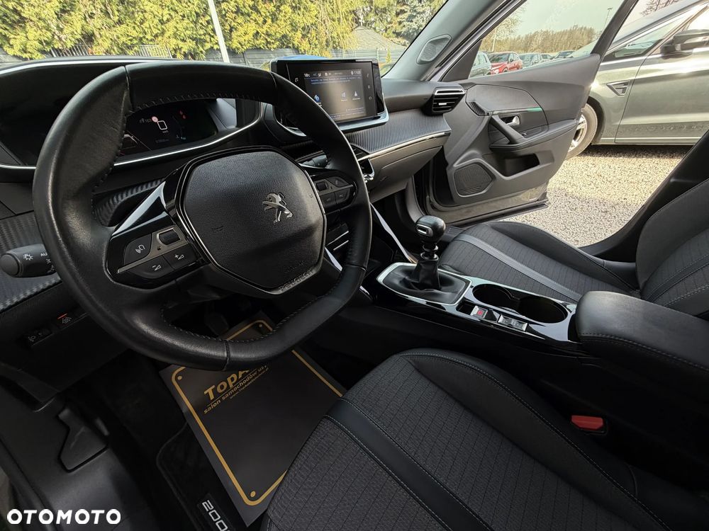 Peugeot 2008 1.2 PureTech Allure Pack S&S - 20