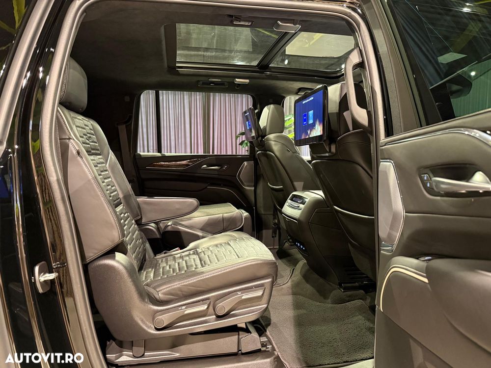 Cadillac Escalade 6.2 V8 ESV Platinum - 29