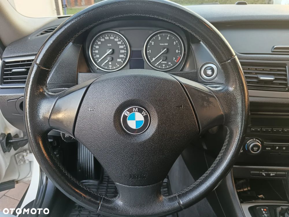 BMW X1 sDrive18i - 14