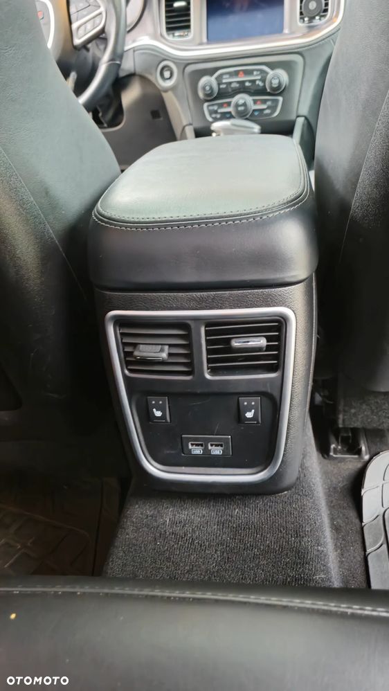 Dodge Charger 5.7 R/T - 25