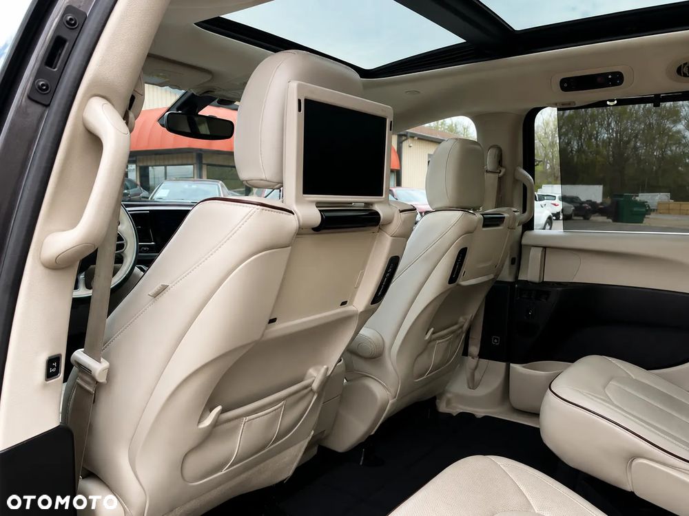 Chrysler Pacifica - 27