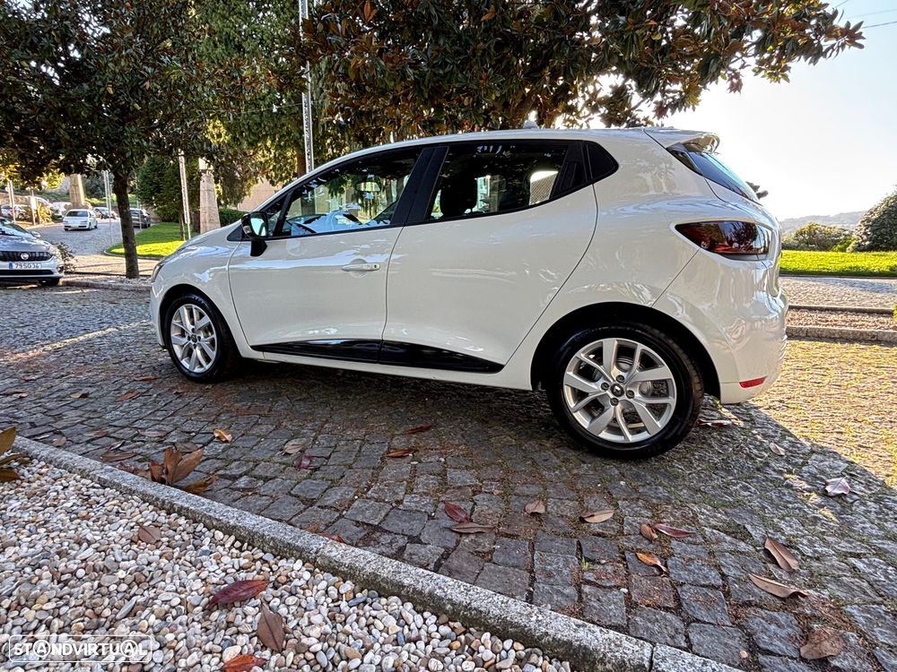 Renault Clio - 9