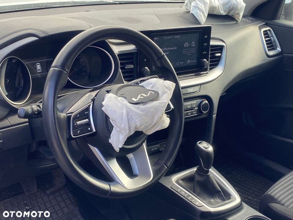 Kia Ceed 1.5 T-GDI M - 12