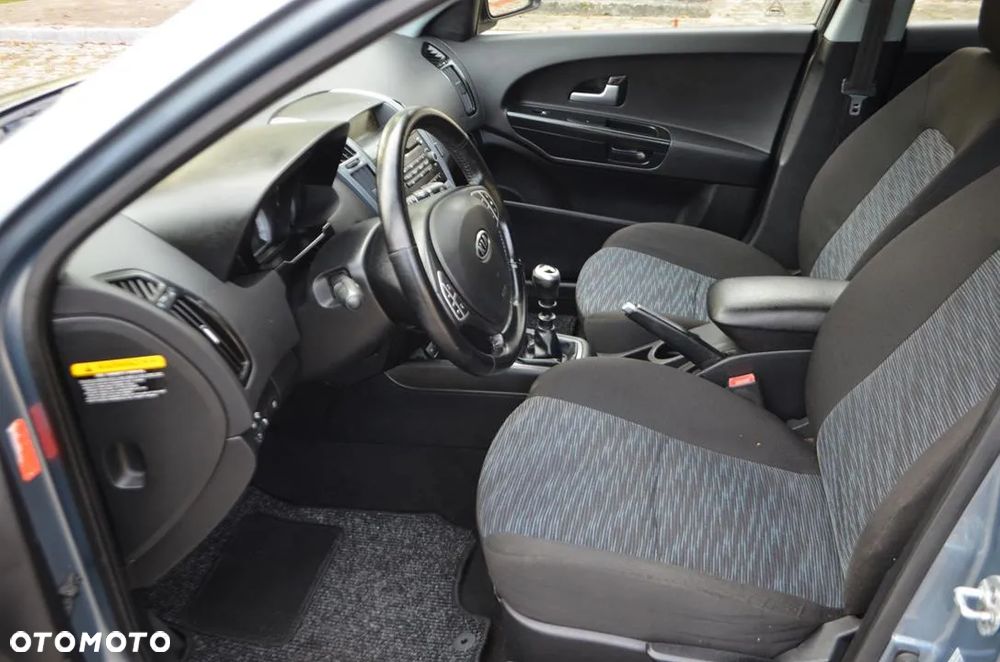 Kia Ceed Cee'd 1.6 Comfort + - 16