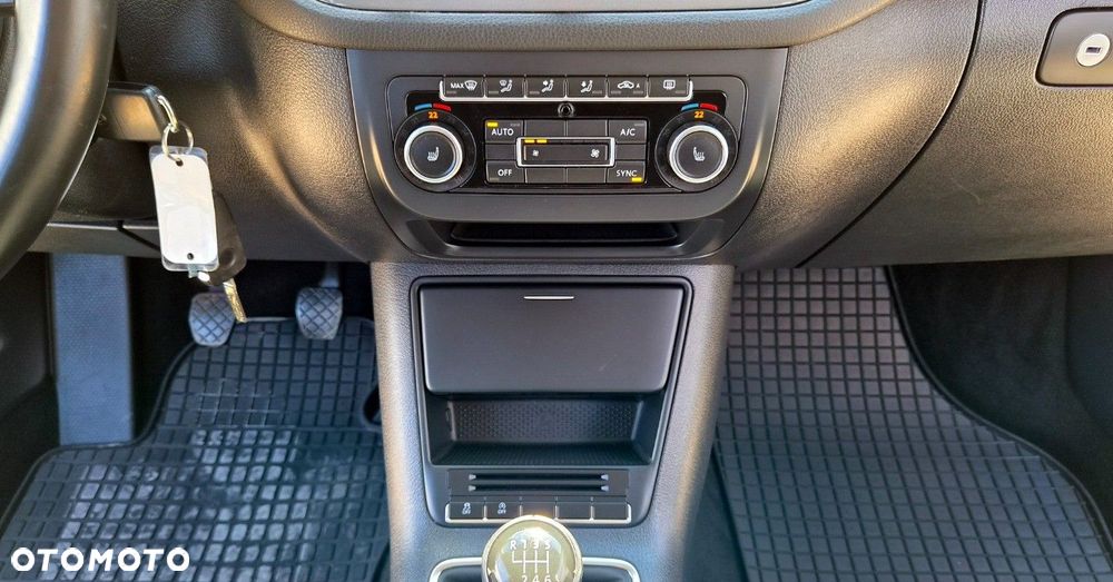 Volkswagen Tiguan - 32