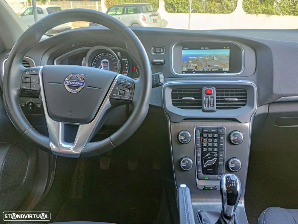 Volvo V40 D2 Momentum - 9