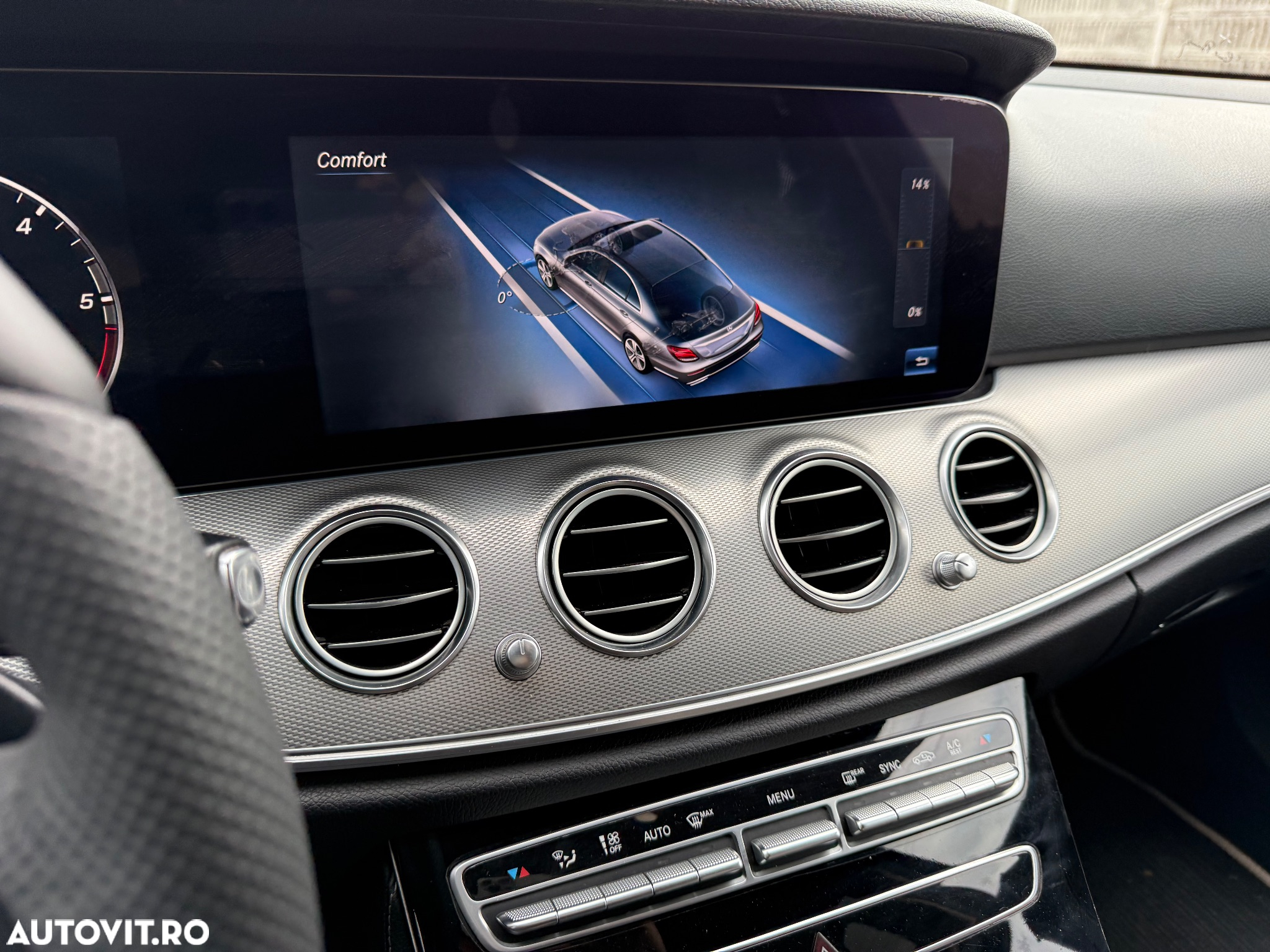 Mercedes-Benz E 220 d 9G-TRONIC AMG Line - 37