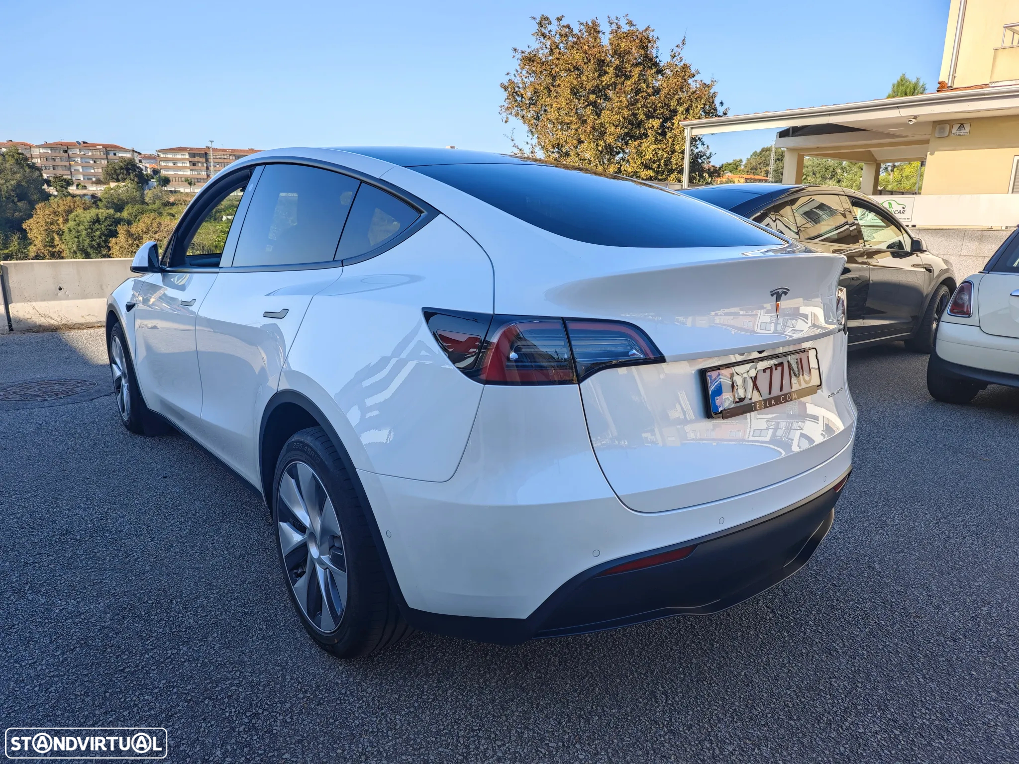 Tesla Model Y Long Range Dual Motor AWD - 3